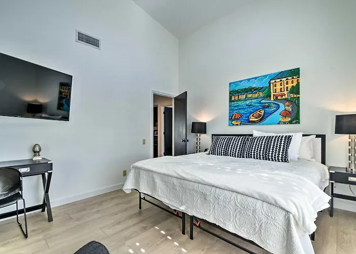 Holiday home Heated Saltwater Pool: Group Getaway In