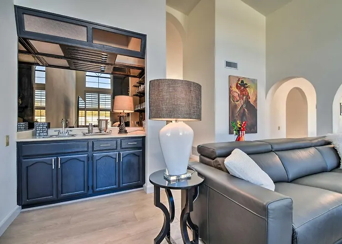 Heated Saltwater Pool: Group Getaway In Holiday home Scottsdale