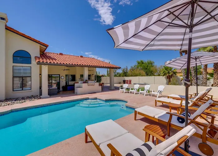 Heated Saltwater Pool: Group Getaway In